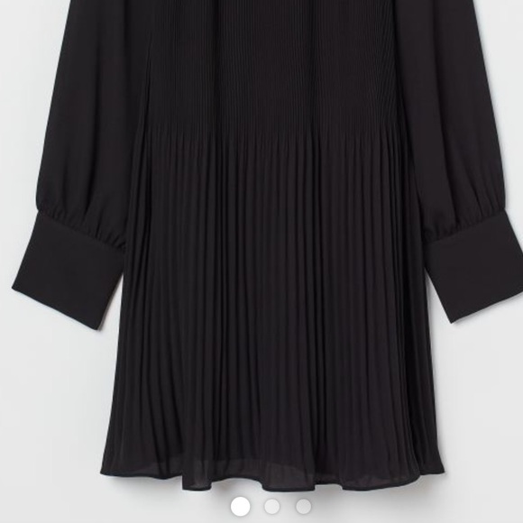 NWOT H&M knee length, a-line, lined chiffon dress. Preferred for holiday! - Picture 7 of 7